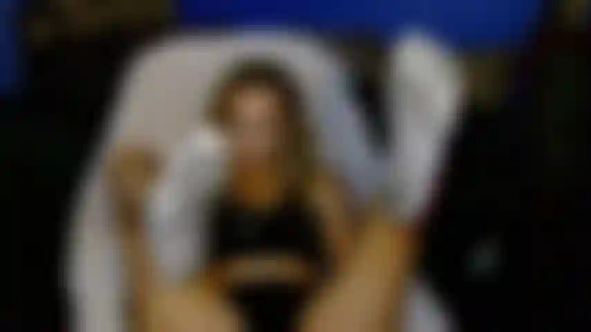 Adore minhas solas perfeitas em minhas meias fedorentas.