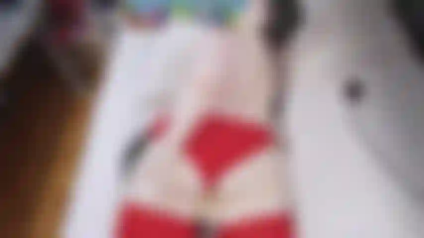 Sacudindo o bumbum rapidinho + contagem regressiva para gozar! Adoro quando você enfia fundo na minha buceta peluda e quero que a gente goze junto hoje.
