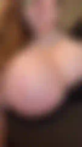 Tenho seios grandes e venosos.