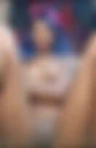 Let me oil up my sexy body for you for you can see my naked body shine