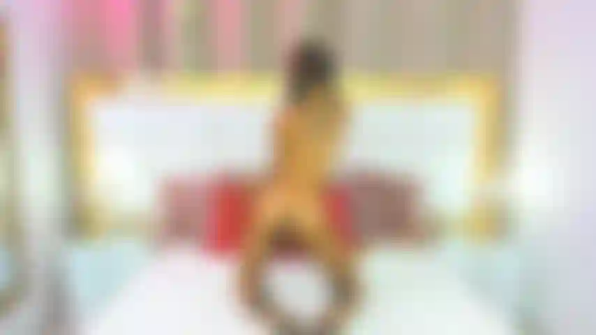 Garota flexível se masturba.