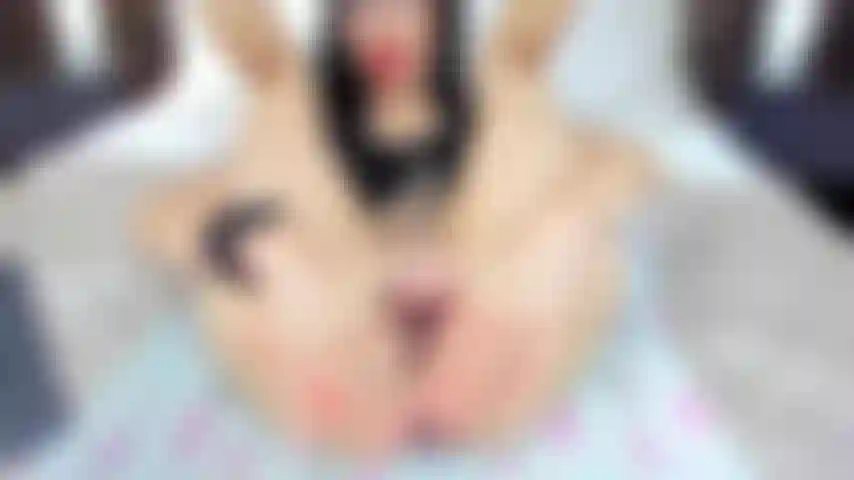 my hole is ready to receive you, come fuck it while I masturbate my pussy