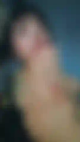 Que lambe os dedos dos pés.