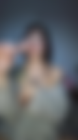 Chupando seu pau duro com sua boca cheia de sêmen.