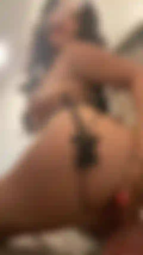 Montando meu brinquedo favorito.