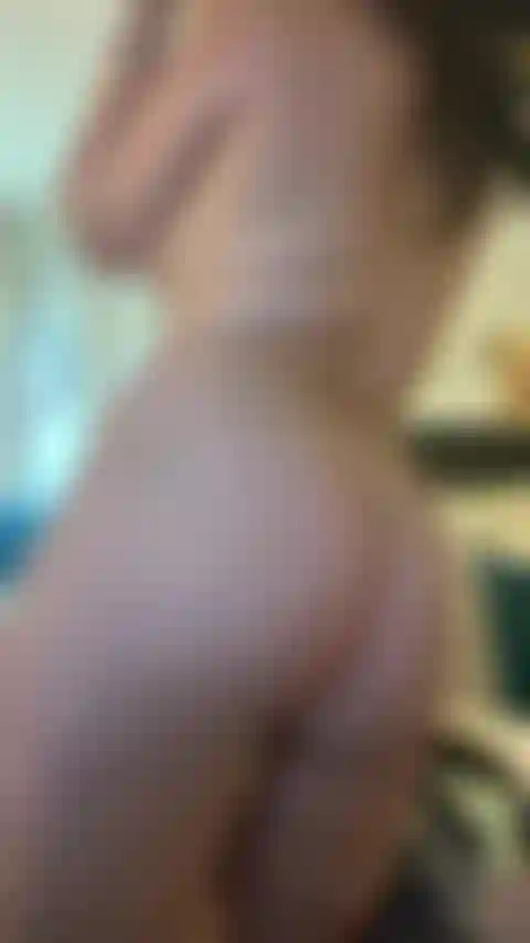 Fazendo minha bucetinha gozar.