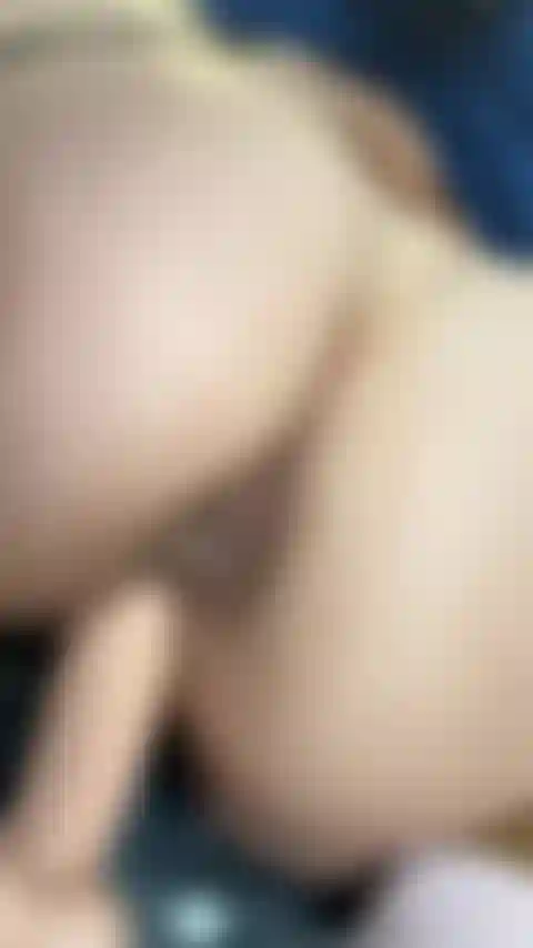 Fazendo minha bucetinha gozar.