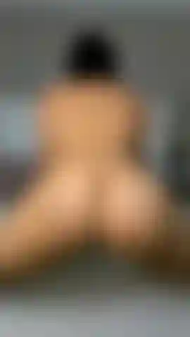 Twerk em câmera lenta.