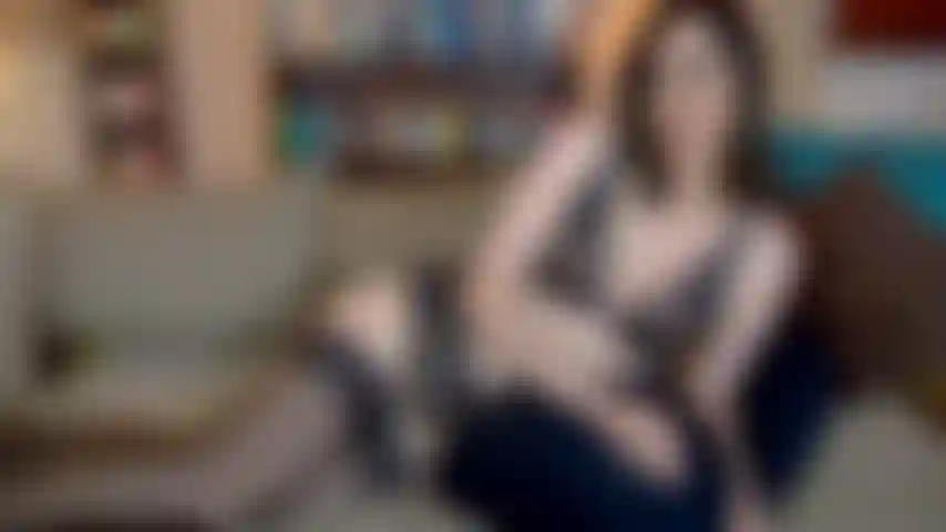 Descobri sua fantasia secreta.... Para me ver transando com um negro, eu te digo exatamente o que fazer e você ainda quer aprender a chupar um bbc então eu convidou um amigo para nós.