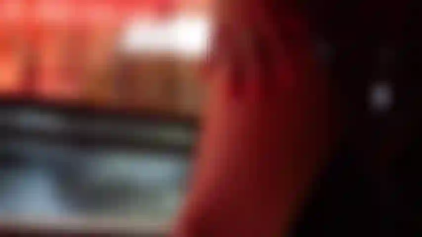 Encantos sensuais revelados.