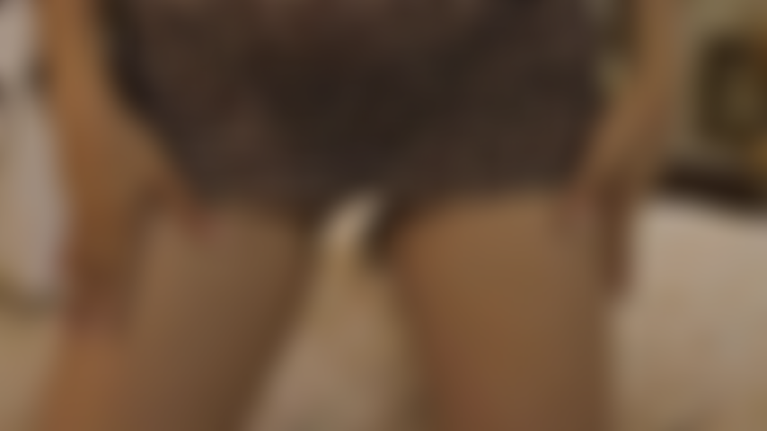 Safada e carinhosa são algumas das palavras que uso para me descrever.