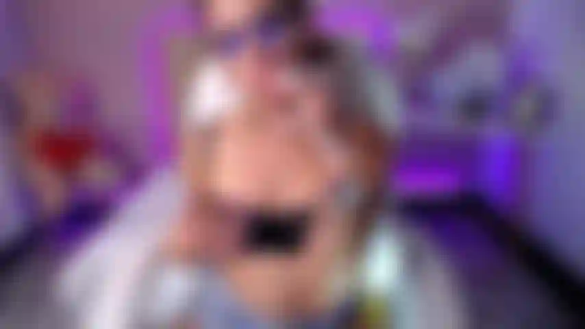 Que rico é fumar no seu pau e chupar com fumaça.