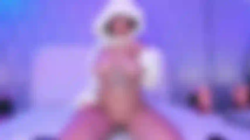 Cowgirl bounce her tits while jumping on a big cock