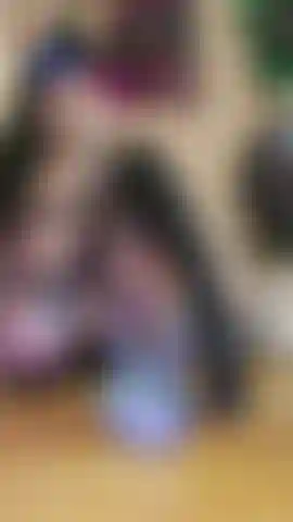 Fodendo meu vibrador em forma de cabeça de dragão.