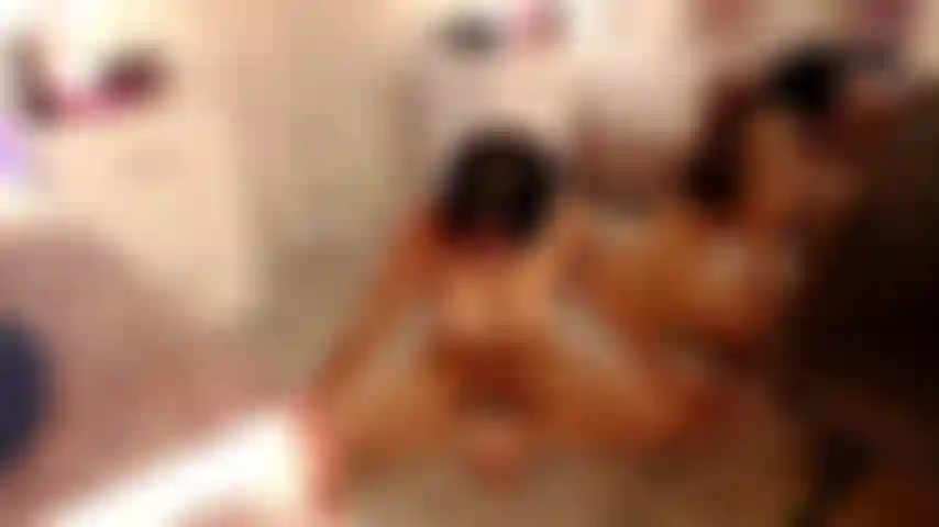 Posso ser tão flexível e safada.