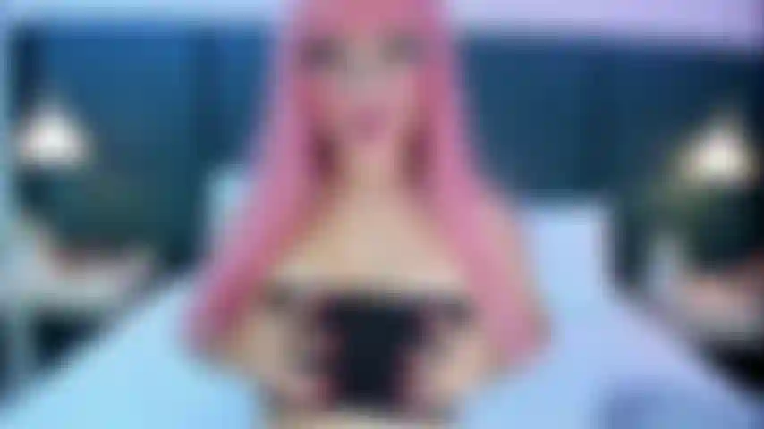 Uma garota branca gostosa e sexy tirando a roupa e acaba brincando com a buceta.