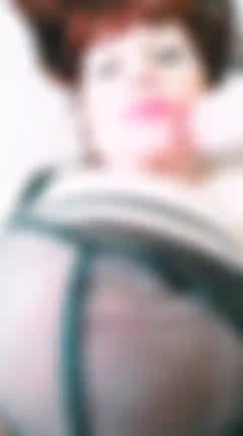 Tirando sutiã novo, pov adora meu peito gostoso.