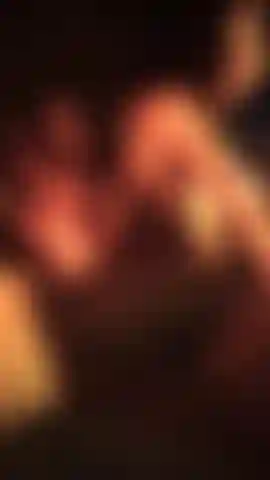 Me tocando com tanto tesão no chuveiro.