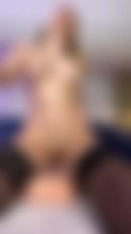 Apenas eu em cima do meu namorado, profundo, lento e intenso.