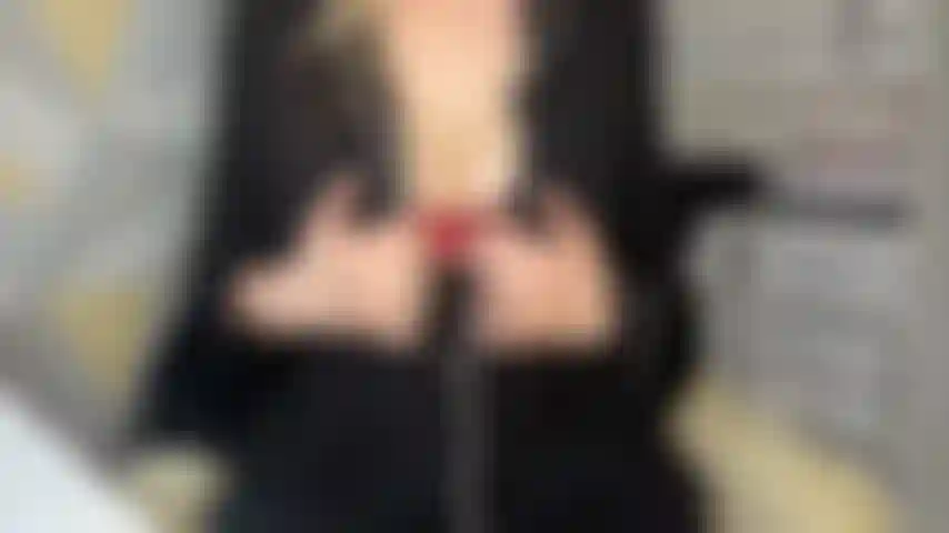 A sensual oil massage focused on my Tits and Ass, with slow, teasing movements and plenty of attention to the areas you love.