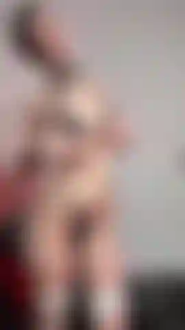 Metal, piadas e submissão: eu pertenço a você.