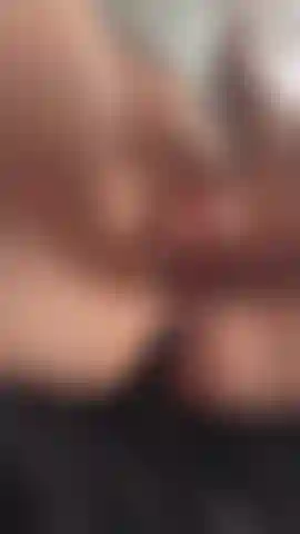 Cu empanturrado, 9.5" Fodendo minha buceta.. Ela está gozando e esguichando por todo lado. Você gosta quando fica sujo.?!