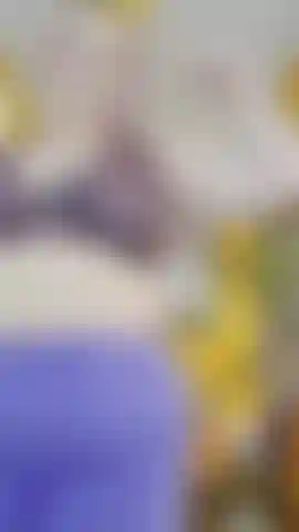 Muscle worship and flexing straight from the gym in gym clothes. Watch me show you who's boss, with my big biceps and huge ass.