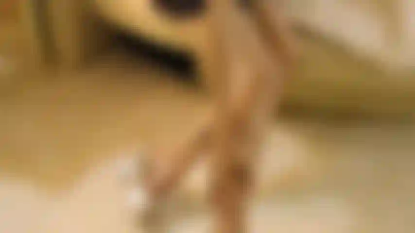 Safada e carinhosa são algumas das palavras que uso para me descrever.