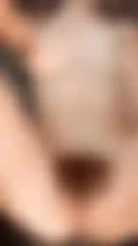 Meadow masturbação (loira peluda com mato gozando ao ar livre).