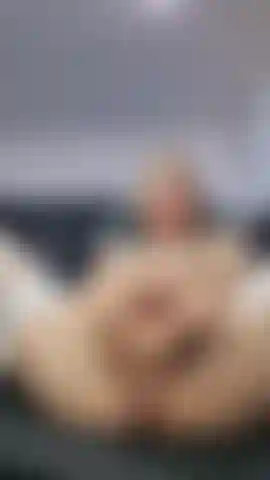 Playing with my torso and getting me very excited for you, daddy, do you like it? How I put my torso in makes me really want to fuck