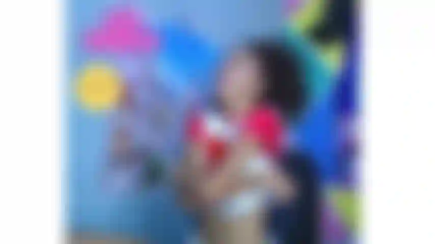 As vibrações me deixam tão quente.