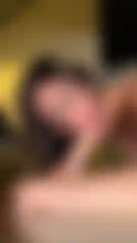 Veja como eu consigo brincar com seu delicioso pau.🍆.