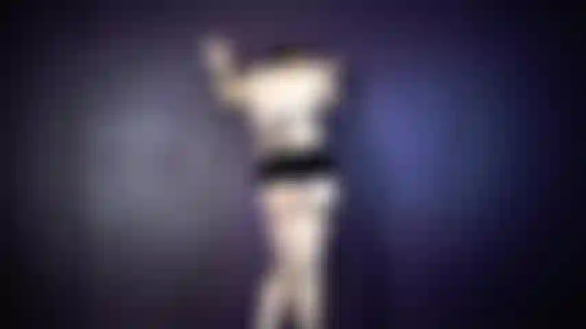 Body preto com tiras pov lap dance topless.