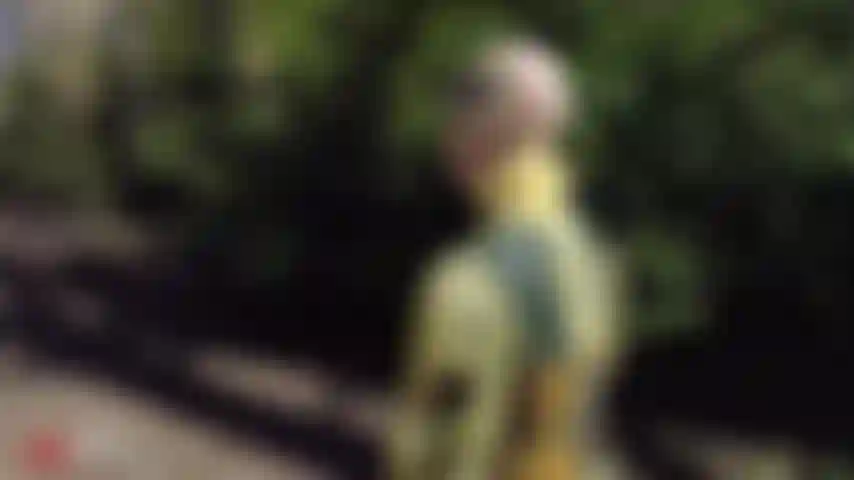 Um lugar perdido em camadas.