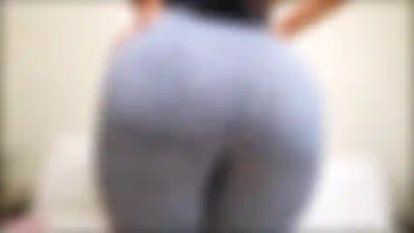 Close-up de cu suado depois da academia.