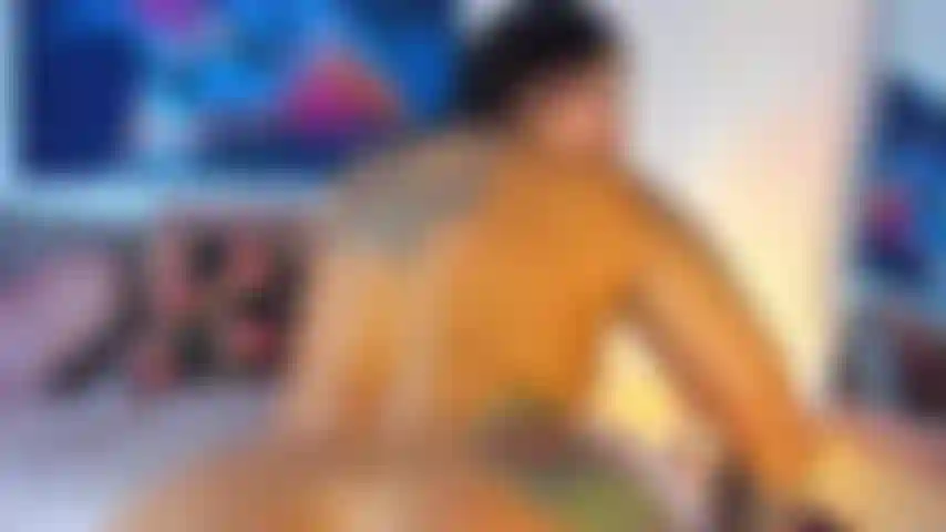 Óleo e termino fodendo meu brinquedo!