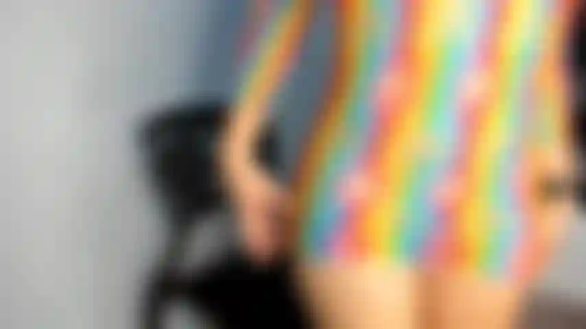 Divertida com meu brinquedo <3.