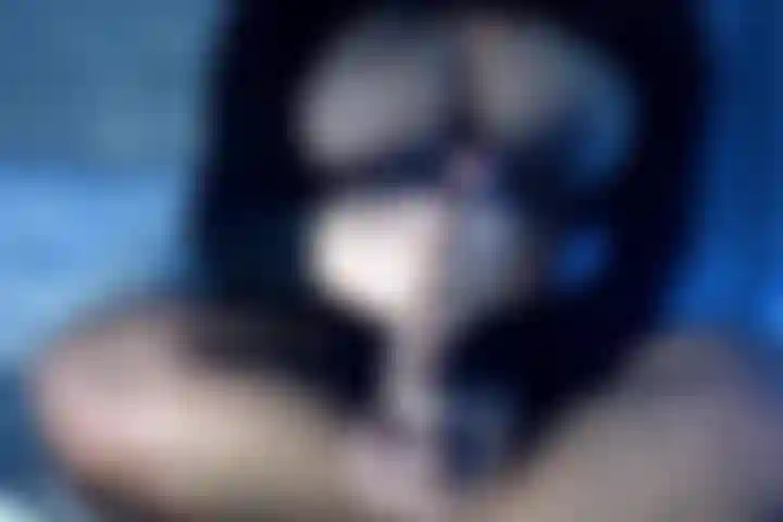 Pawg fazendo punheta e montando um vibrador | joi.