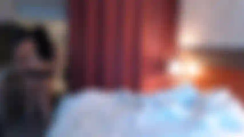 Exibindo meu corpo e gozando para você.