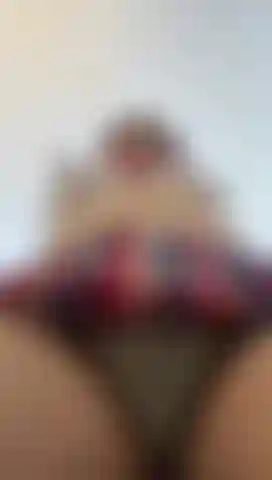 Ficar nua e brincar com meus dedos na minha buceta é excitante para você.