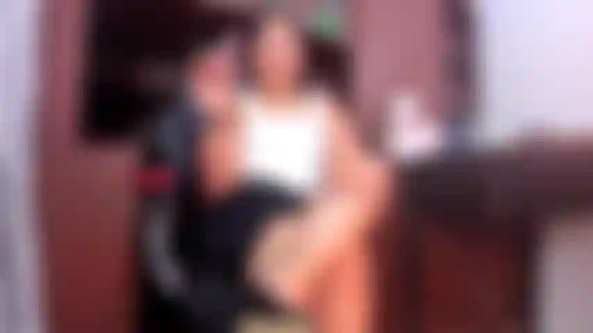 Esfregando seu pau na minha bucetinha gostosa, escritório.