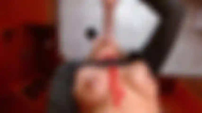 Como fica seu pau na minha garganta?