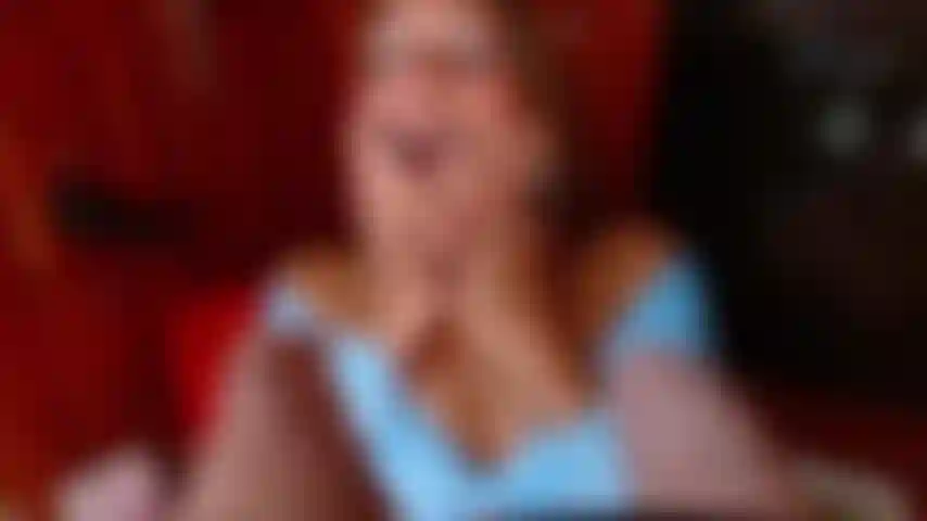 Dois paus e jogo nos meus peitos!