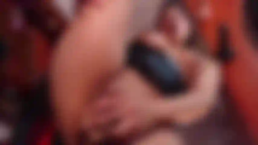 Fiquei tão molhada que me fez gozar.