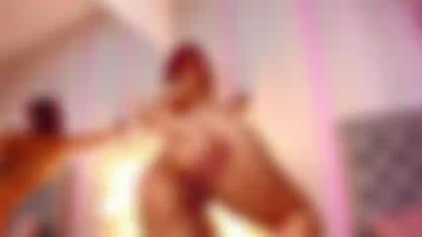 Saltando minha bunda gorda.