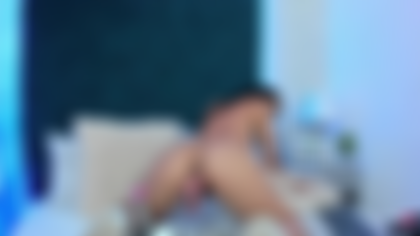 Fodo meus buracos com meia e zoom.