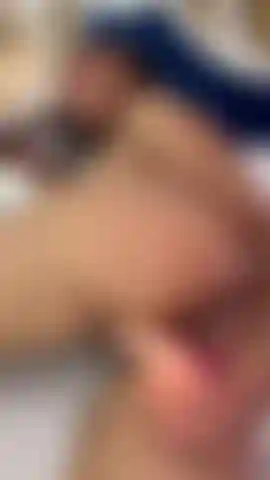 I love to fuck myself