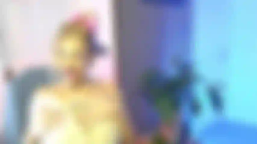 LANDING STRIP Diary & Close up Pussy Play