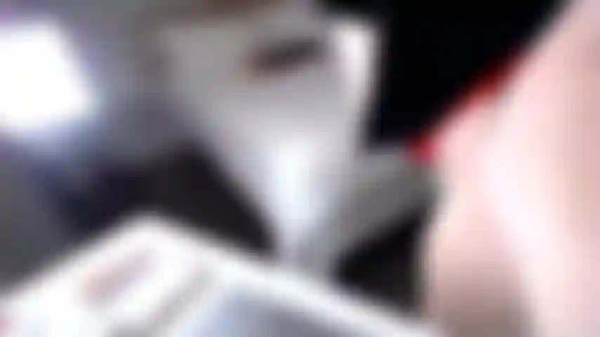 Boceta molhada e grávida.