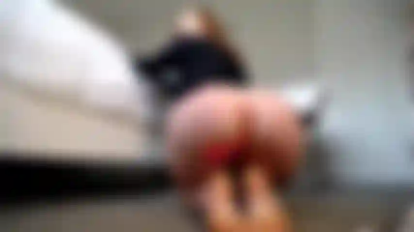 Adoro e cheiro minha bunda e sola.
